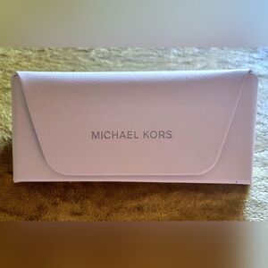 MICHAEL KORS CREAM COLORED EYEGLASS CASE HOLDER